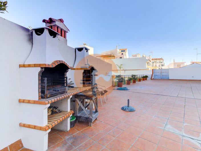 Image No.20-2 Bed Apartment for sale