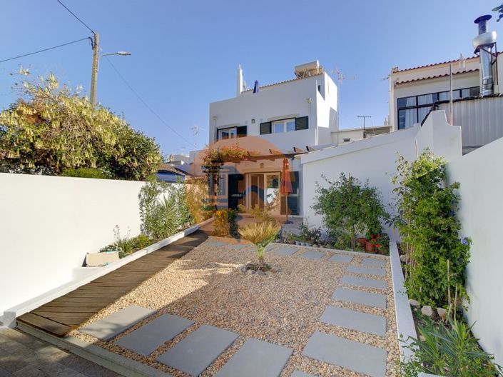 Image No.2-3 Bed House for sale