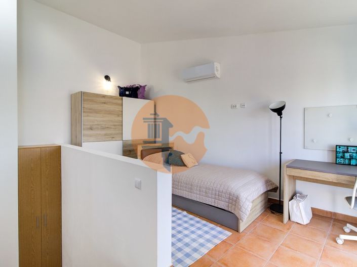 Image No.21-3 Bed House for sale