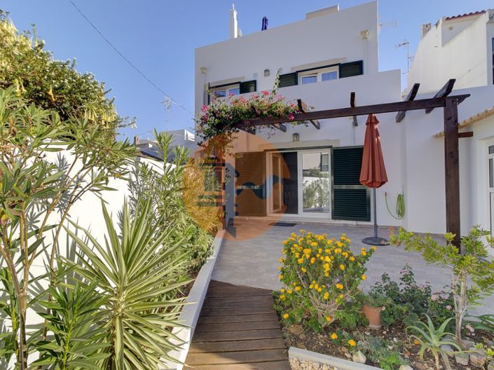 Image No.40-3 Bed House for sale