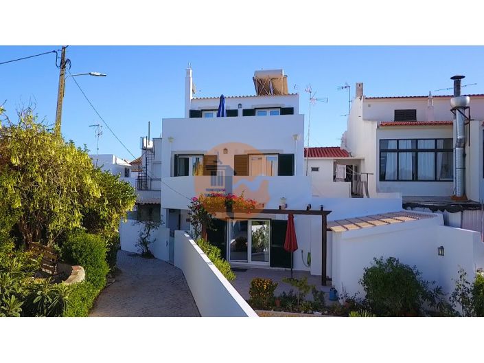 Image No.44-3 Bed House for sale