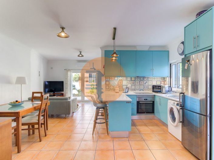 Image No.6-3 Bed House for sale