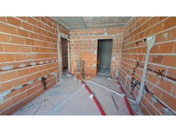 id94f0c501-0000-0500-0000-000018e5781d