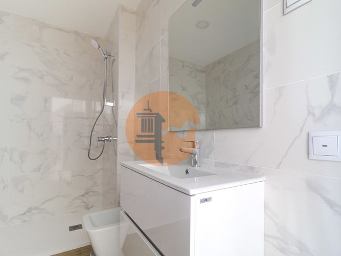 Image No.15-3 Bed Apartment for sale