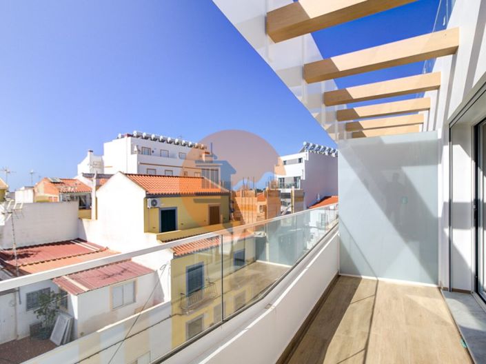 Image No.19-3 Bed Apartment for sale