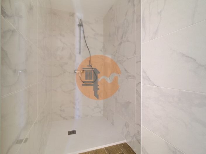 Image No.24-3 Bed Apartment for sale