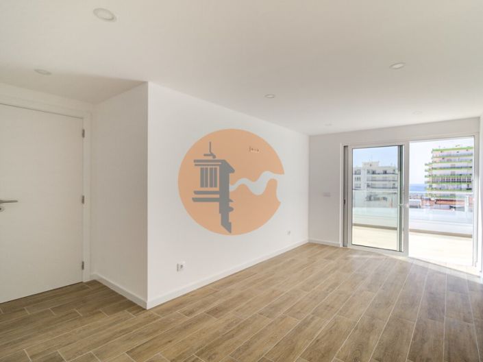 Image No.27-3 Bed Apartment for sale