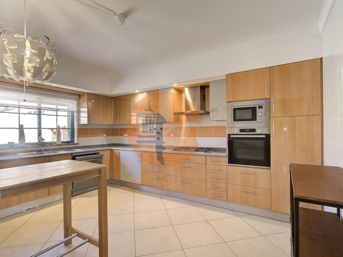 Image No.13-5 Bed House for sale