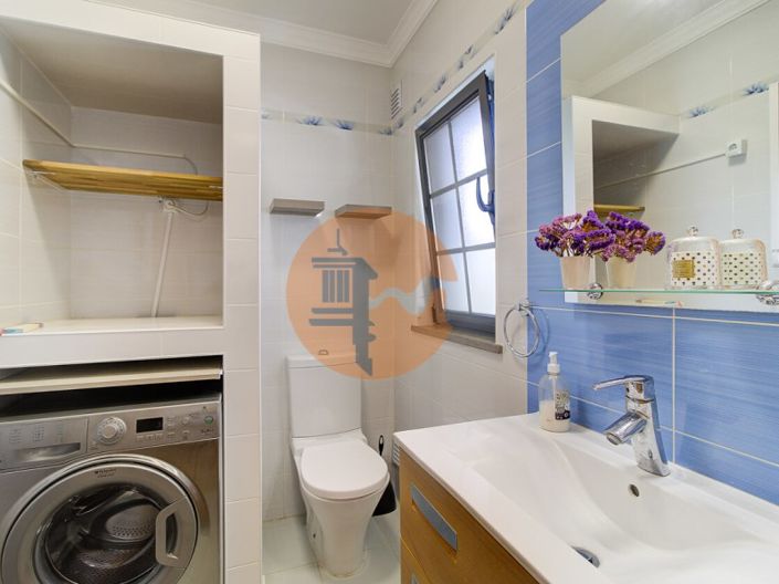 Image No.16-5 Bed House for sale