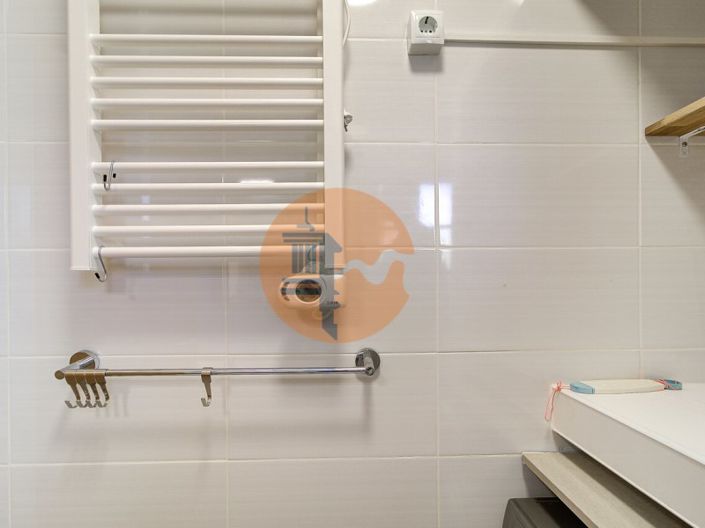 Image No.17-5 Bed House for sale