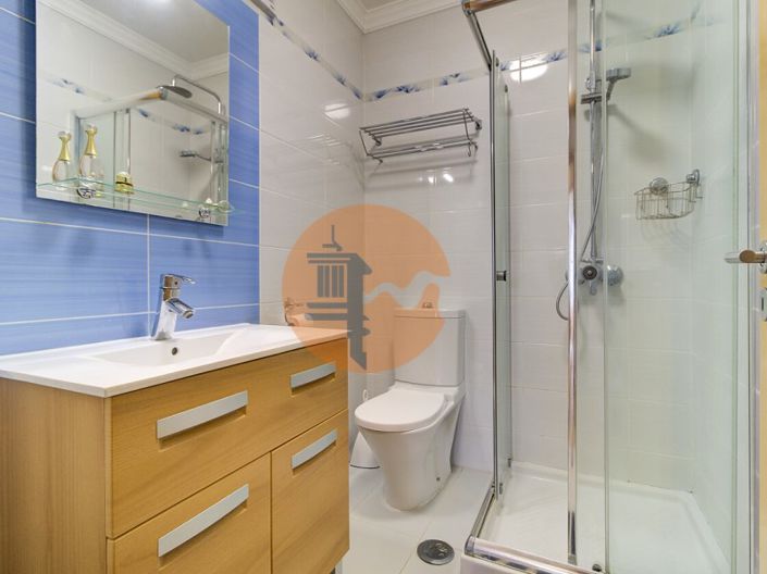 Image No.21-5 Bed House for sale