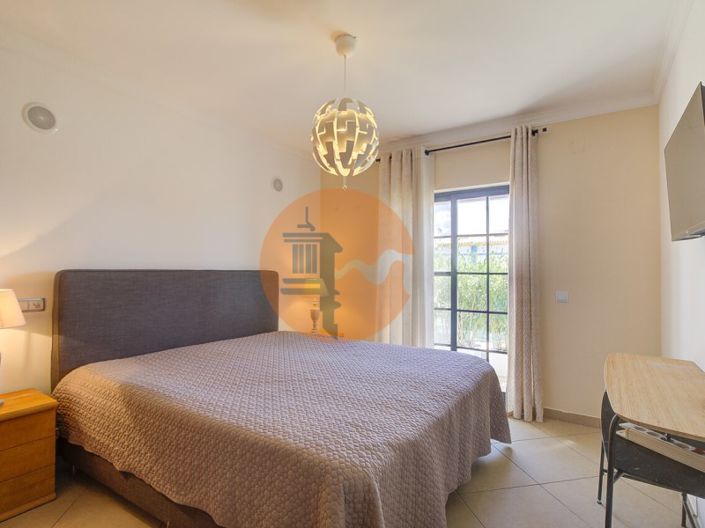 Image No.3-5 Bed House for sale