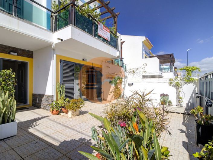 Image No.40-5 Bed House for sale