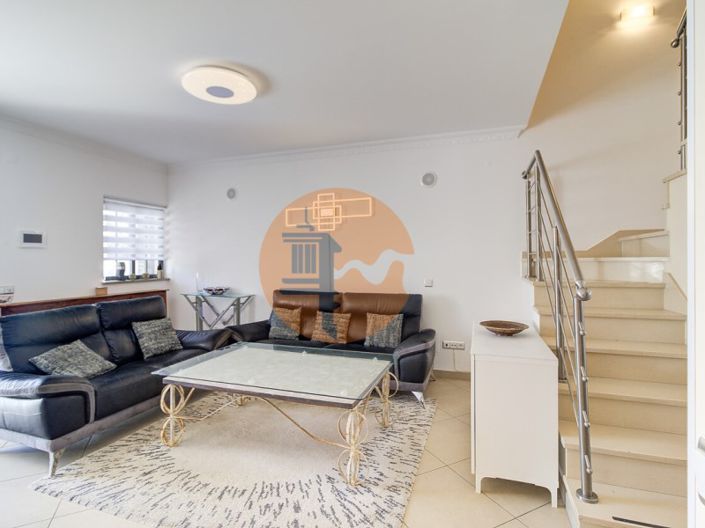 Image No.5-5 Bed House for sale