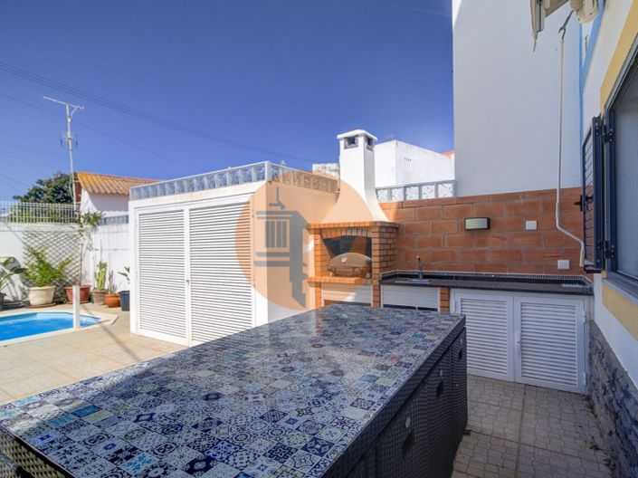 Image No.51-5 Bed House for sale