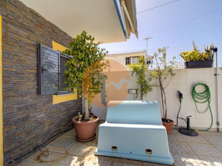 Image No.52-5 Bed House for sale