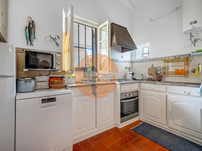 Image No.11-3 Bed House for sale