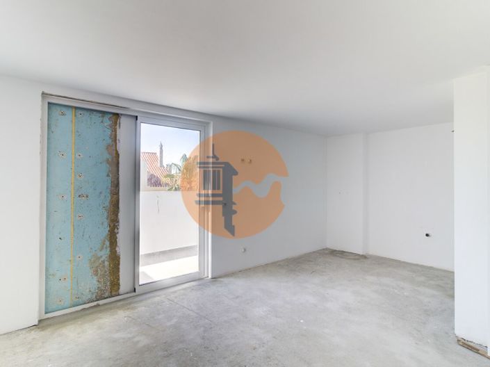 Image No.15-3 Bed Apartment for sale