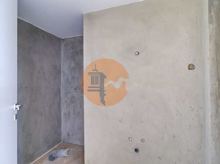 Image No.18-3 Bed Apartment for sale