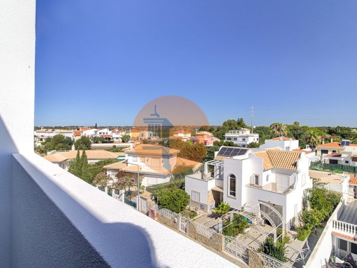 Image No.21-3 Bed Apartment for sale