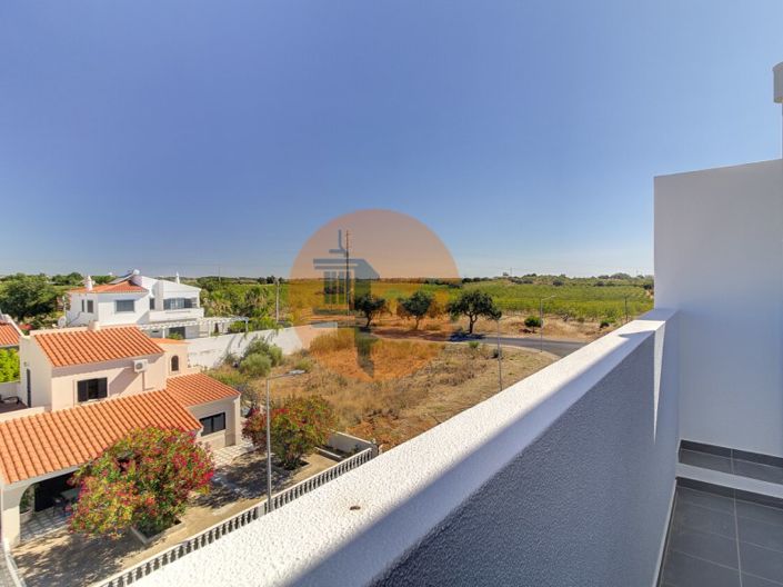 Image No.22-3 Bed Apartment for sale