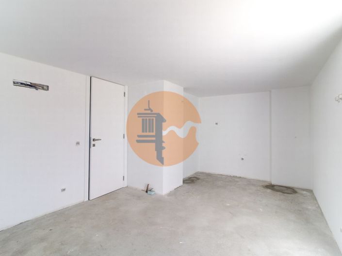 Image No.19-3 Bed Apartment for sale