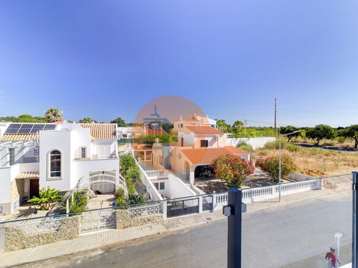 Image No.3-3 Bed Apartment for sale