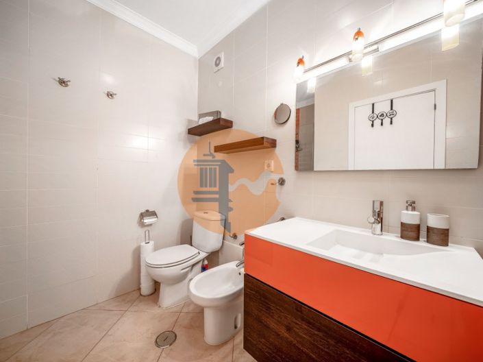 Image No.17-3 Bed House for sale