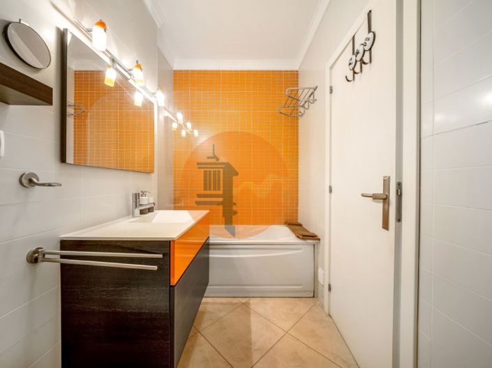 Image No.18-3 Bed House for sale