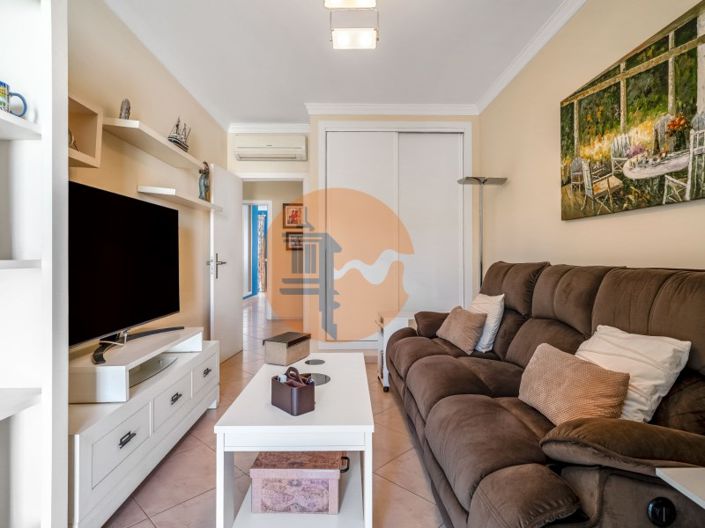 Image No.21-3 Bed House for sale
