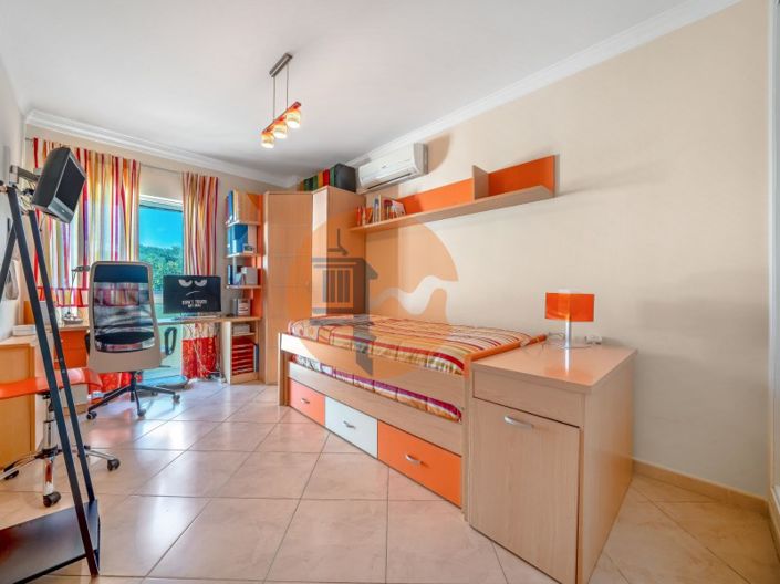 Image No.23-3 Bed House for sale