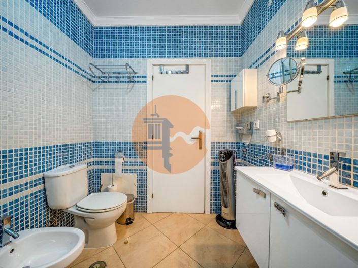 Image No.26-3 Bed House for sale