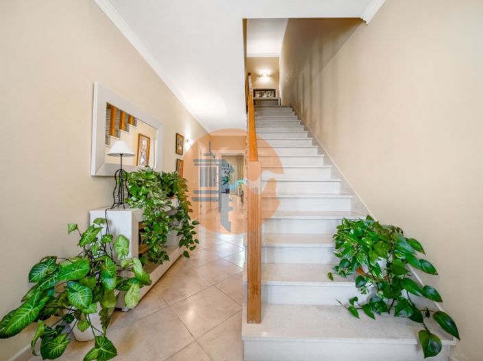 Image No.7-3 Bed House for sale
