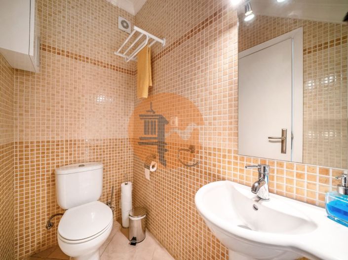 Image No.8-3 Bed House for sale