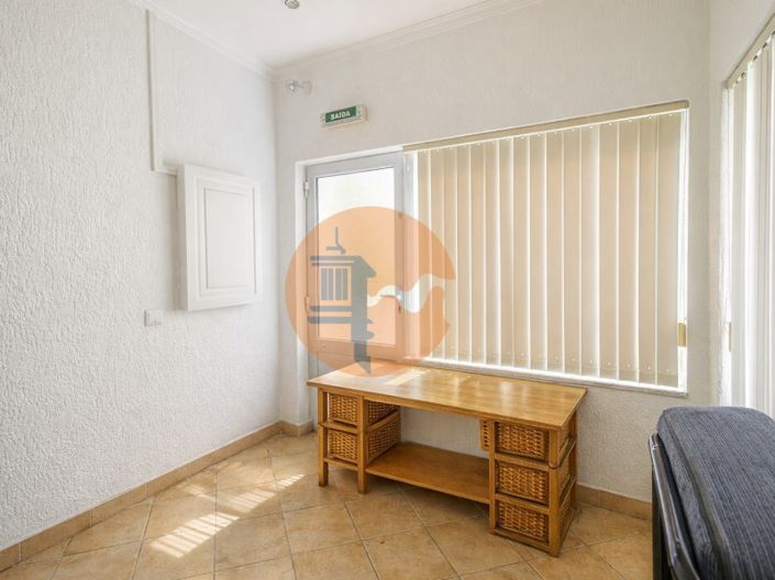 Image No.12-3 Bed House for sale