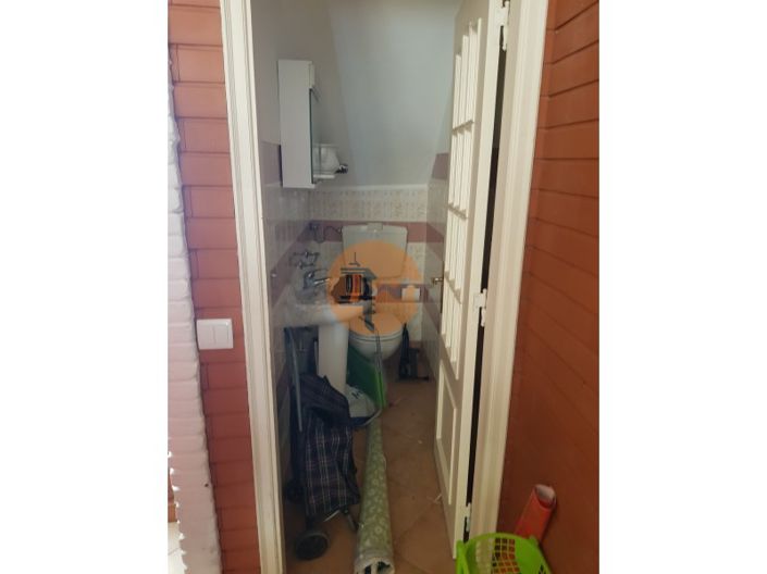 Image No.8-3 Bed House for sale