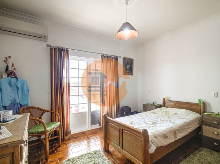 Image No.15-3 Bed House for sale