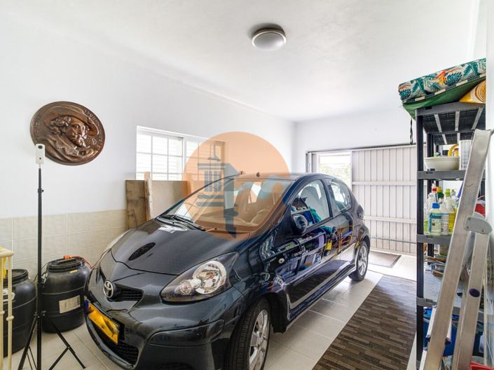 Image No.18-3 Bed House for sale