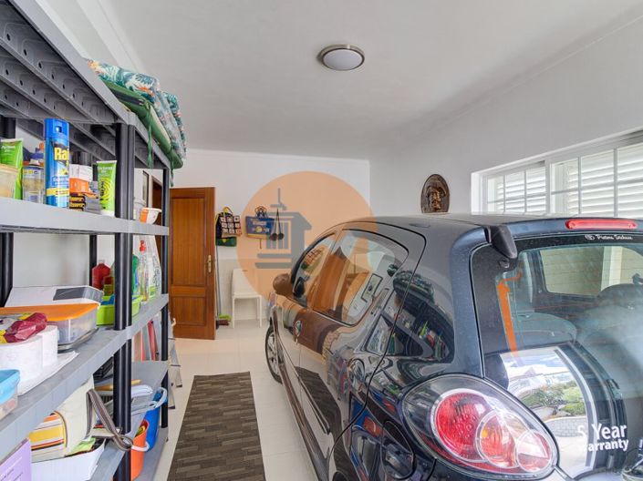 Image No.19-3 Bed House for sale
