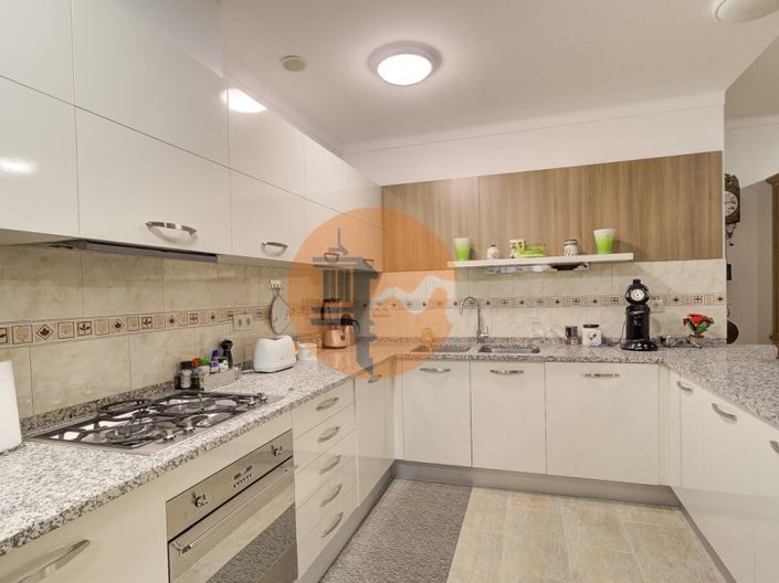 Image No.32-3 Bed House for sale