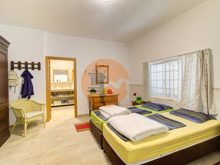 Image No.41-3 Bed House for sale