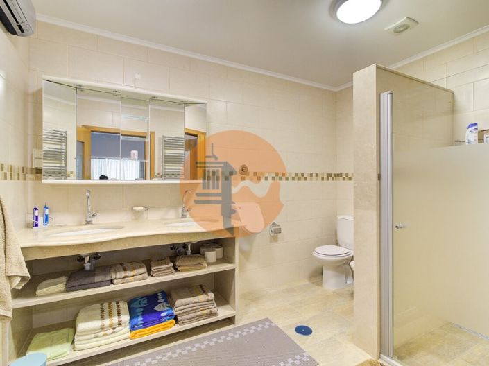 Image No.43-3 Bed House for sale