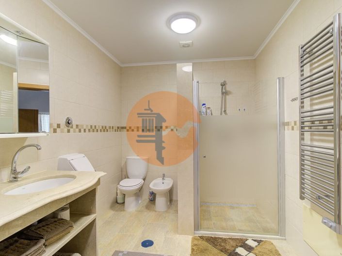 Image No.44-3 Bed House for sale
