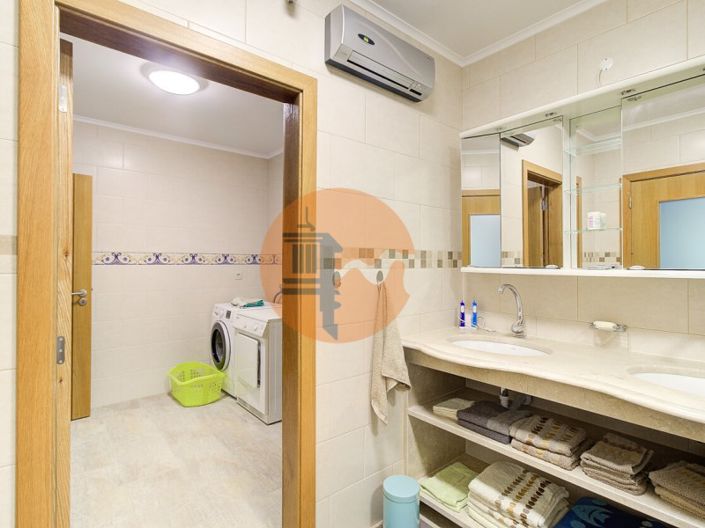 Image No.45-3 Bed House for sale