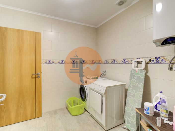 Image No.46-3 Bed House for sale