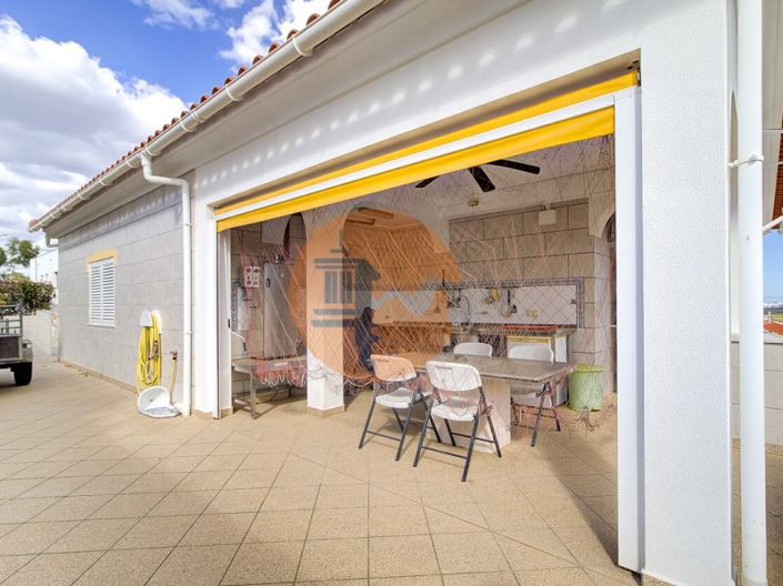 Image No.55-3 Bed House for sale