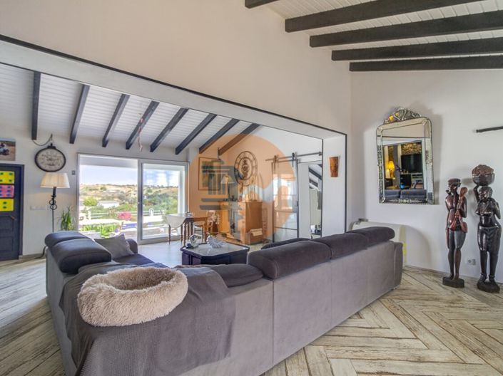 Image No.19-4 Bed House for sale