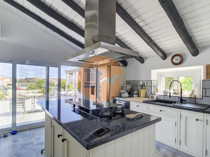 Image No.2-4 Bed House for sale