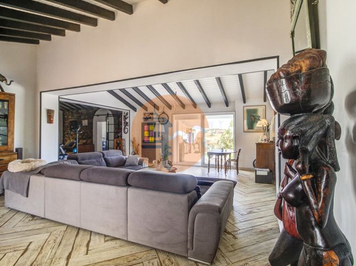 Image No.20-4 Bed House for sale