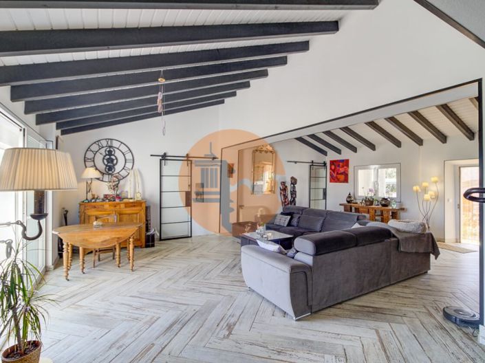 Image No.24-4 Bed House for sale